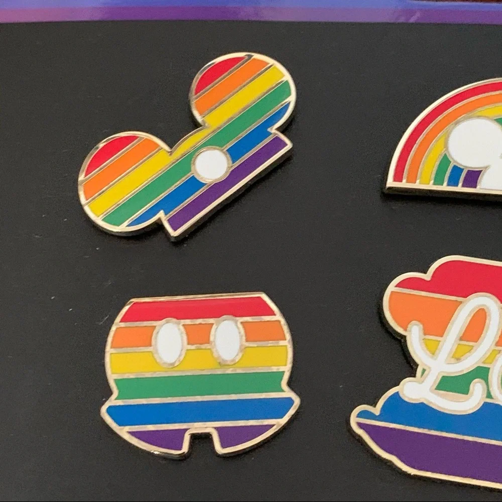 Disney Rainbow LE Pride Pin Set Mickey Mouse 5 Trading